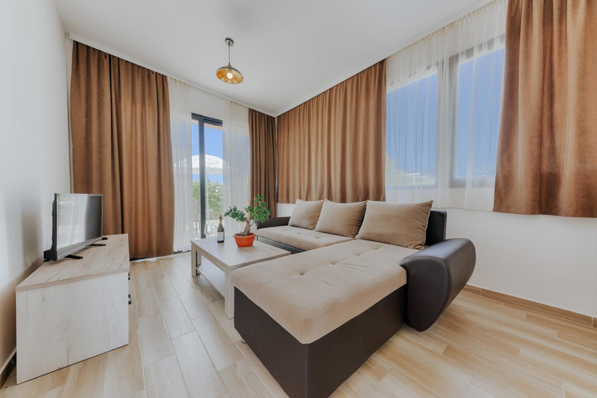 Imperial Family Resort Ulcinj Bagian luar foto